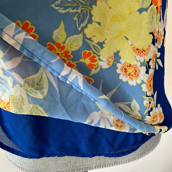 GUESS SLEEVELESS SLIP ON FLORAL SPRING SUMMER TOP SIZE EXTRA SMALL 🌟EUC🌟 - Picture 9 of 14